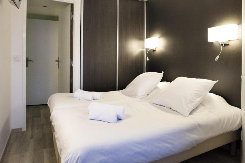 One-Bedroom Apartment (4 Adults) image 2