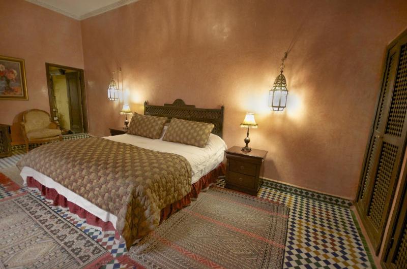 Deluxe King Suite image 3