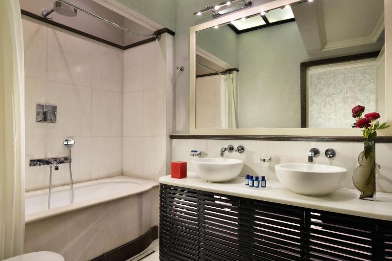 Executive Suite image 4
