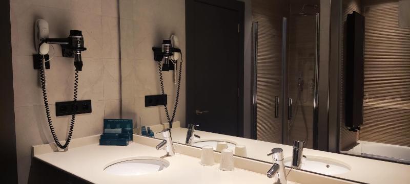 Deluxe Double Room image 3