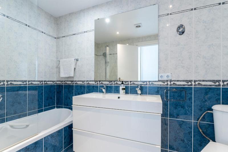 Beach house with direct access to Calahonda Beach and open sea views CS183 - image 19