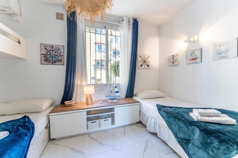 Beach house with direct access to Calahonda Beach and open sea views CS183 - image 10
