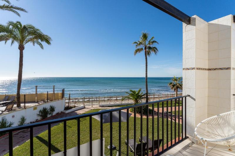 Beach house with direct access to Calahonda Beach and open sea views CS183 - image 15