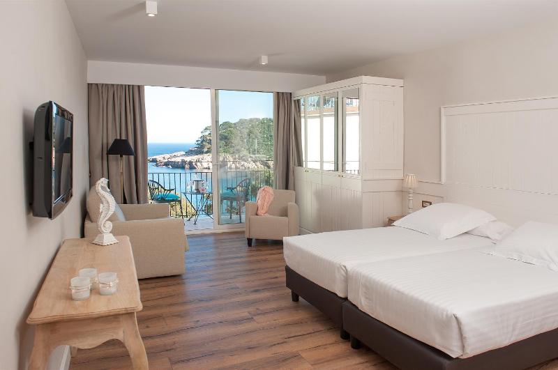 Hotel Aigua Blava - image 9