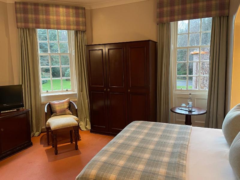 Classic Double Room image 4