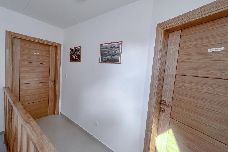 One-Bedroom Apartment image 1