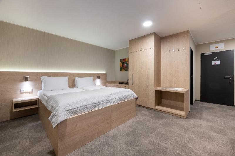 Executive Double or Twin Room with Extra Bed Available image 3