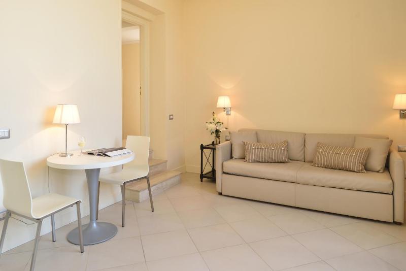 Suite with City View image 3