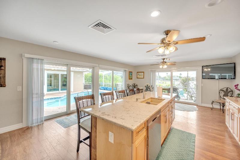 Sandcastles of Marco Island Waterfront Private Pool - image 20