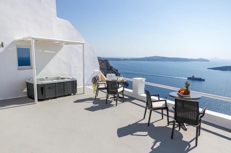 Sun Suite with Hot Tub and Caldera View image 3