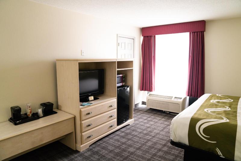 Standard King Room - Non-Smoking  image 2