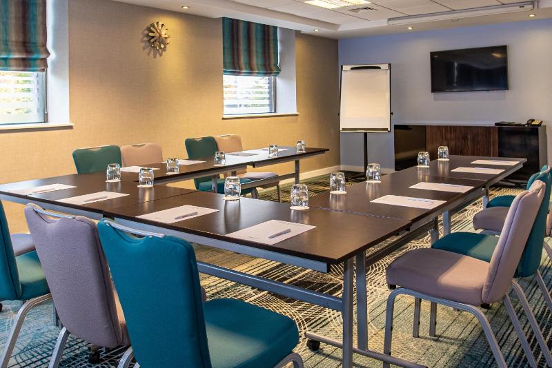 Ramada Hotel and Suites by Wyndham Coventry - image 22