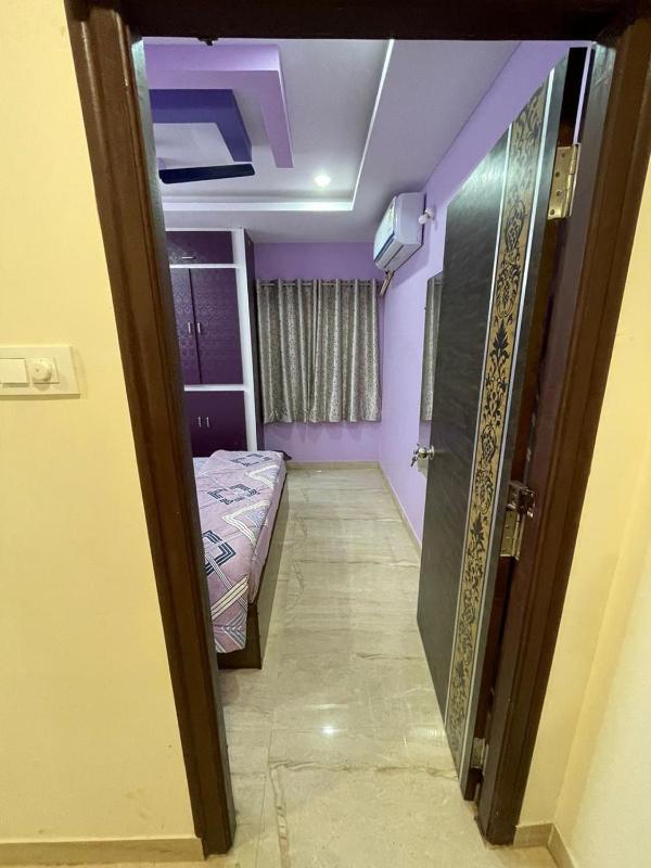 Servostay Fully Furnished 3 BHK with Parking in Prime Area - 2nd Floor - image 2