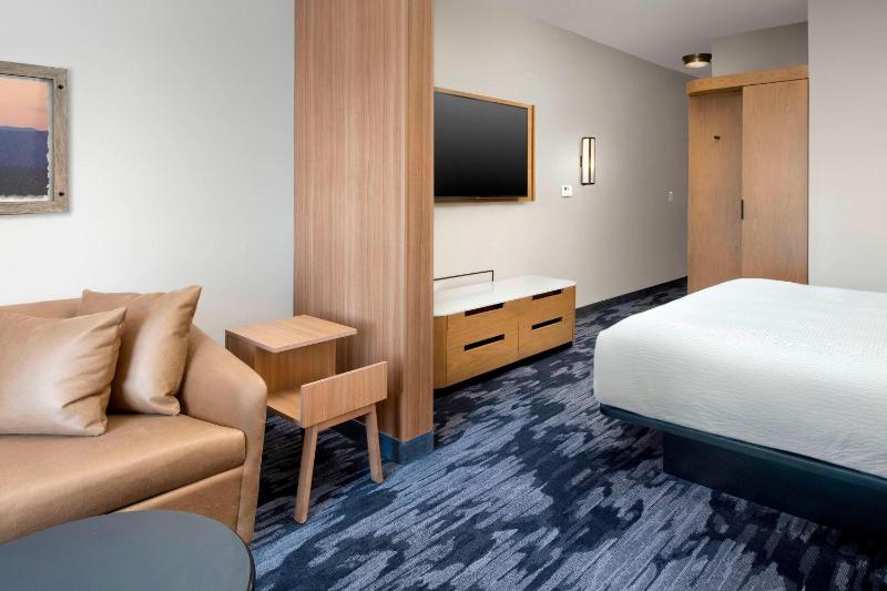 Fairfield Inn & Suites by Marriott Denver Tech Center North - image 25