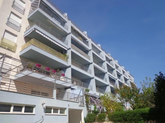 Deluxe Apartment image 1
