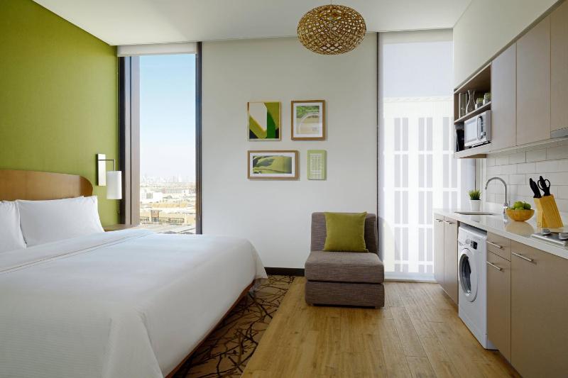 One Bedroom Apartment – King Bed (Complimentary Breakfast & Shuttle to Sobha Realty Metro Station, JBR Beach & Mall of the Emirates) image 2