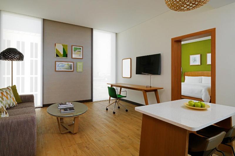 One Bedroom Apartment – King Bed (Complimentary Breakfast & Shuttle to Sobha Realty Metro Station, JBR Beach & Mall of the Emirates) image 1