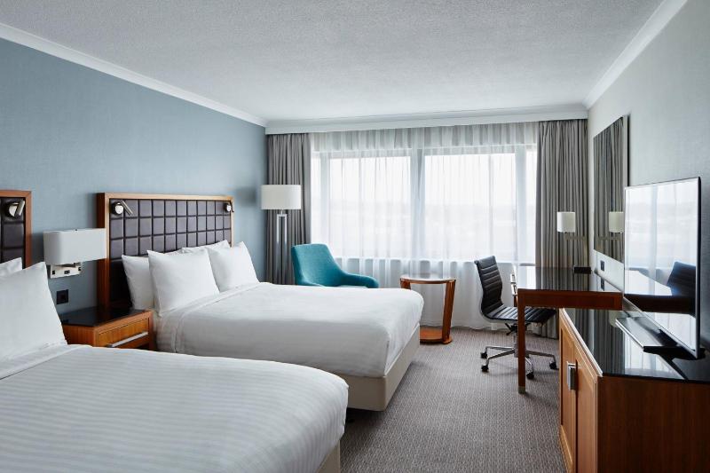 Deluxe Room with Two Double Beds image 1