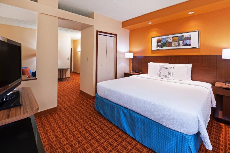 King Suite with Sofa Bed image 3