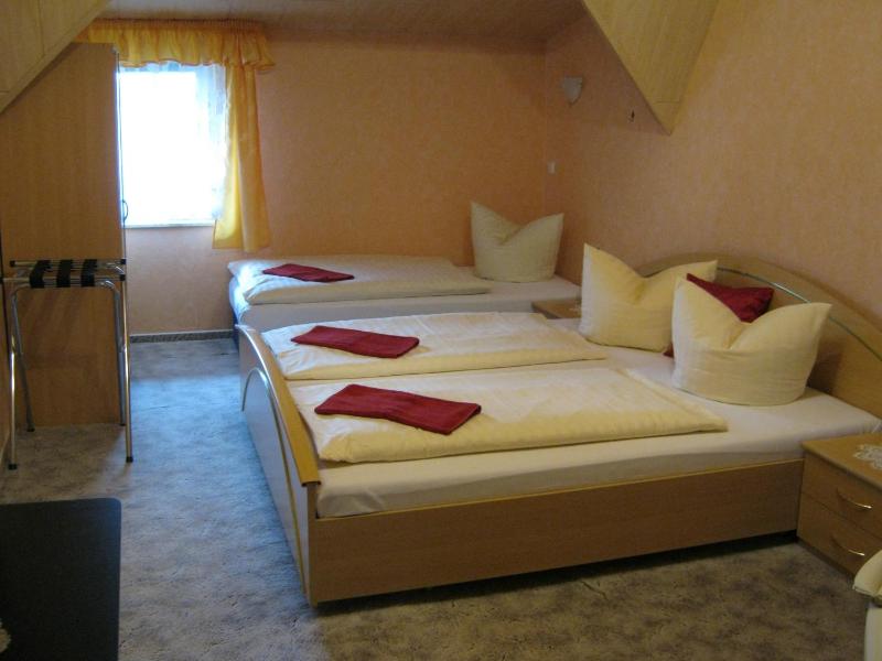 Triple Room with Private Bathroom image 4