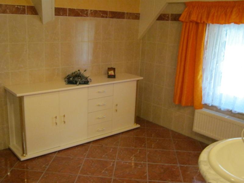 Triple Room with Private Bathroom image 2