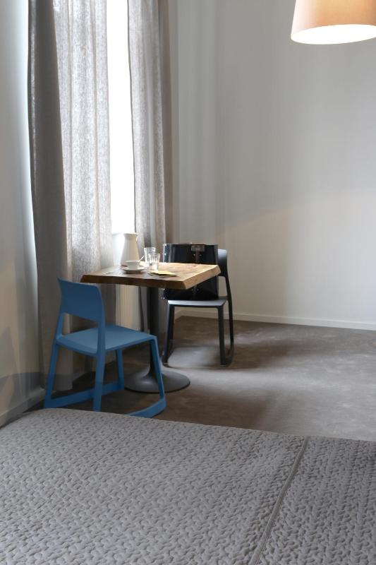 Double or Twin Room image 4