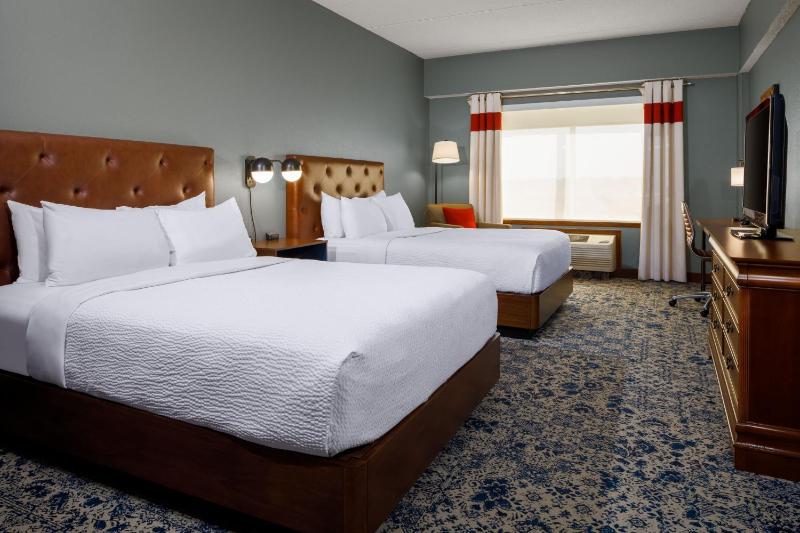 Four Points By Sheraton Louisville Airport - image 9