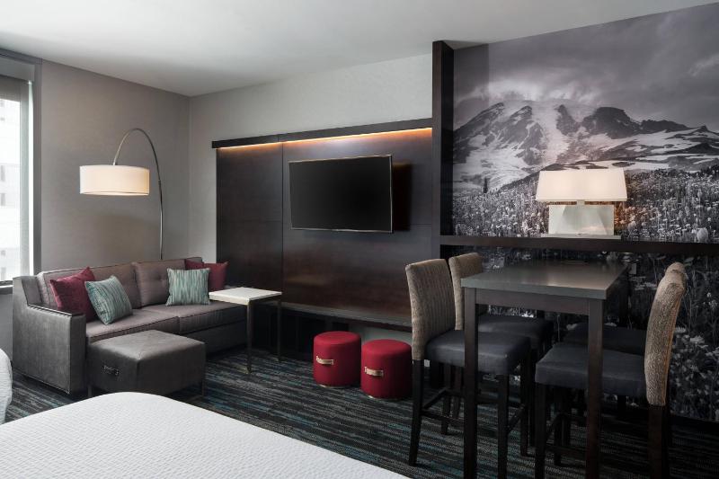 Queen Studio with Two Queen Beds and Sofa Bed image 4