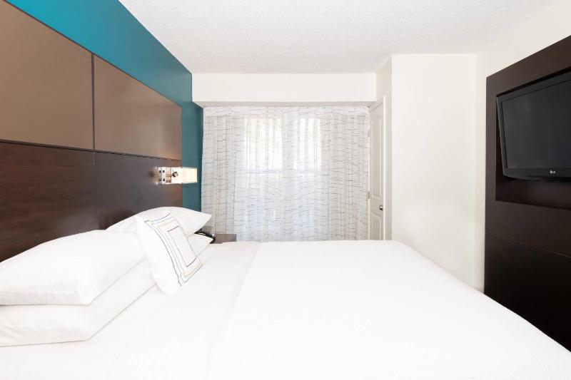 Two-Bedroom King Suite with Sofa Bed image 4