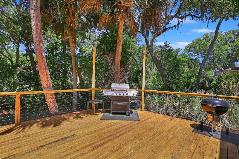 Updated beach home Private pool Sleeps 12 4 BR 4 BA Bikes & Beach Gear included - image 12