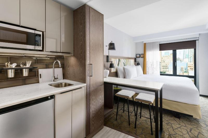 TownePlace Suites by Marriott New York Manhattan/Chelsea - image 4