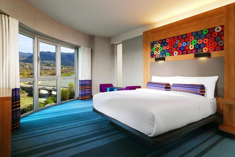 Savvy Larger Guest room image 4