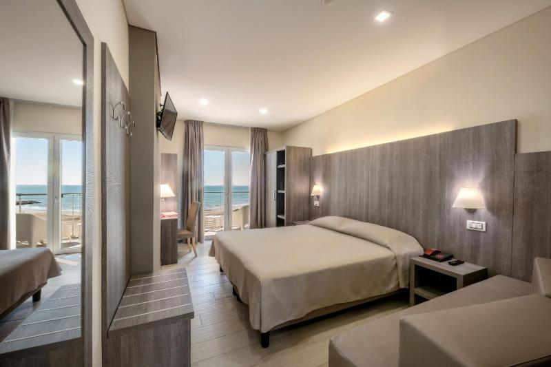 Suite with Sea View image 1