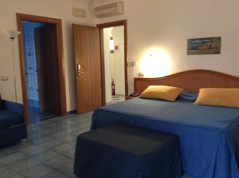 Superior Double Room image 2