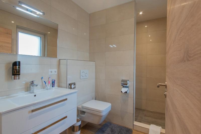 Studio Apartment image 2