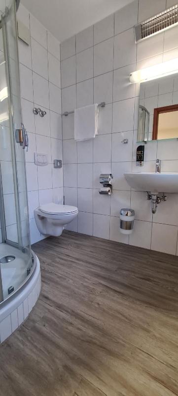 Studio Apartment image 3