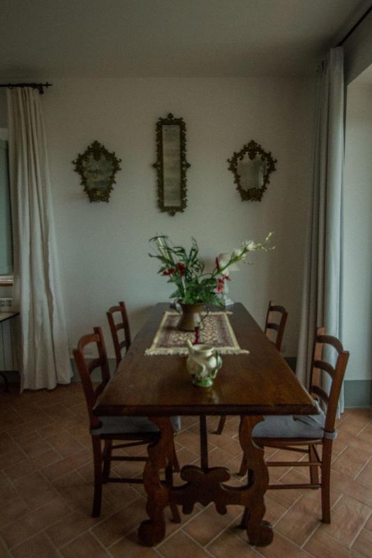 One-Bedroom Apartment image 3