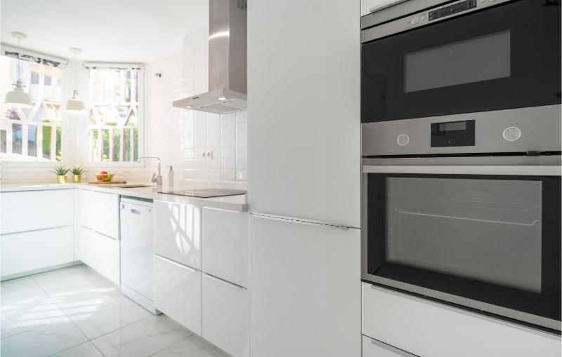 Stunning Apartment In Riviera Del Sol - image 19