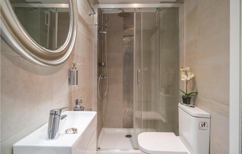 Stunning Apartment In Riviera Del Sol - image 14