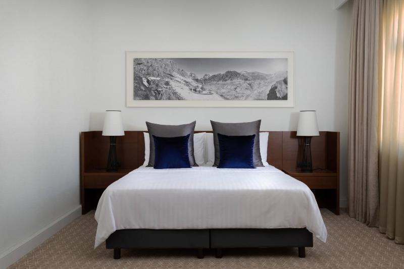 Standard, Guest room, 1 King image 1