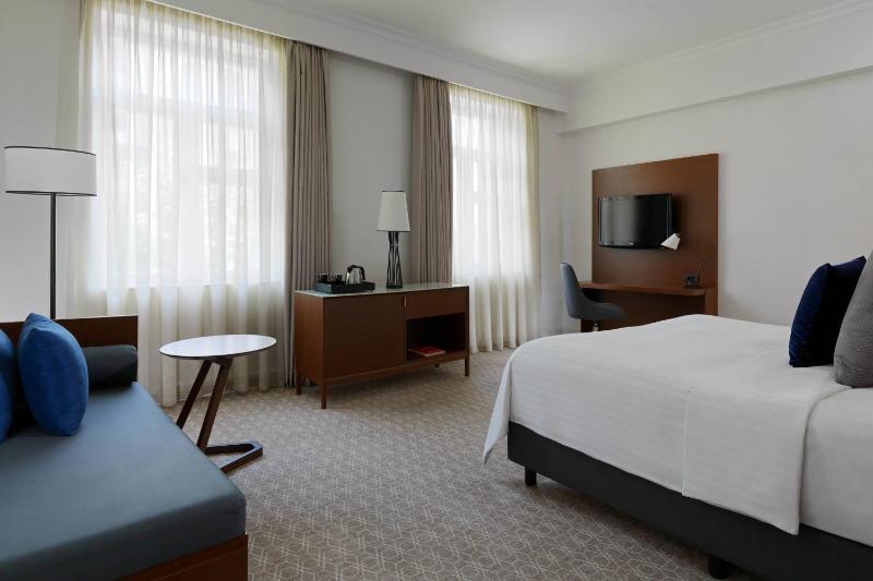 Superior Deluxe, Guest room, 1 King  image 4