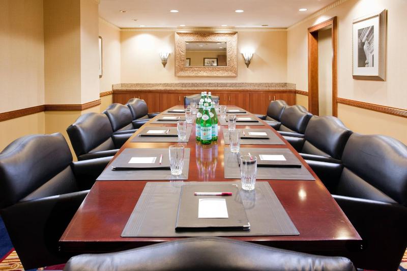 Residence Inn by Marriott Philadelphia Center City - image 6