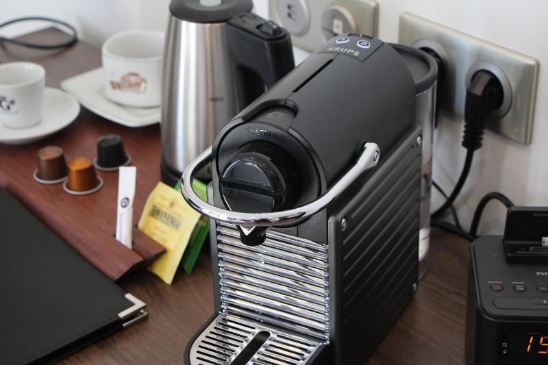 Standard Double Room image 3