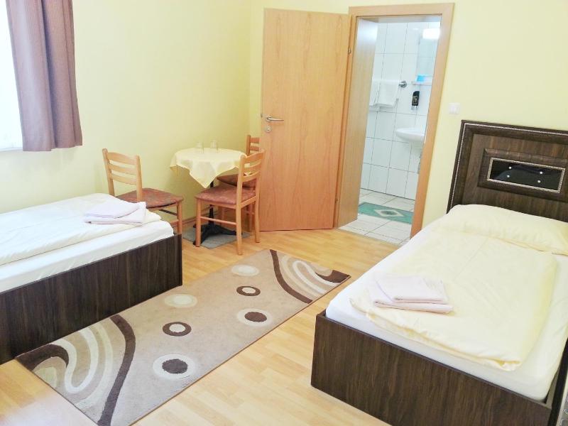 Quadruple Room image 2