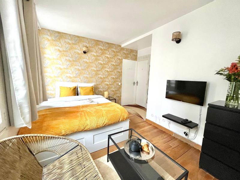 Cosy appartment in the marais district - image 1