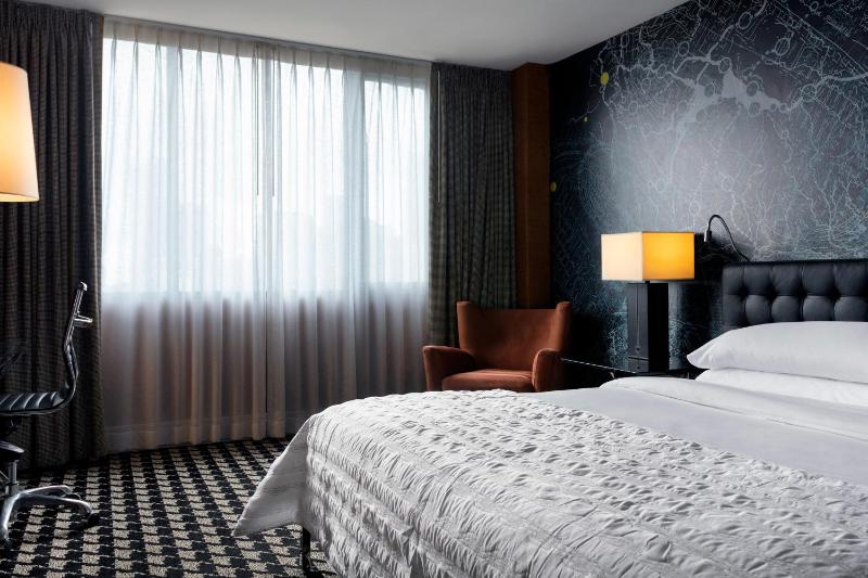 Classic, Guest room, 1 King image 4