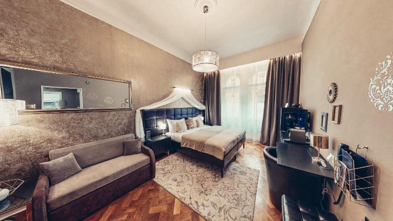 Superior Double or Twin Room with Extra Bed image 3