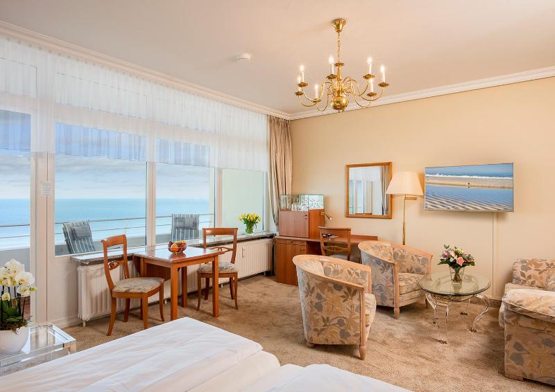 Suite with Balcony and Sea View image 1
