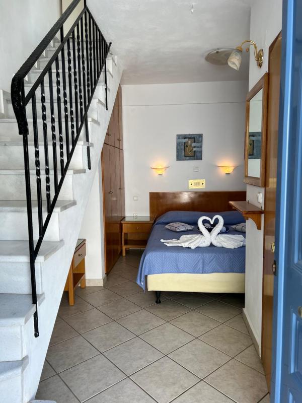 Apartment - Split Level with Sea View image 3