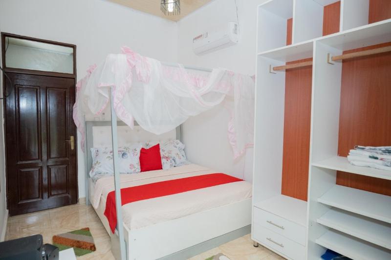 The city Block Apartment - image 15
